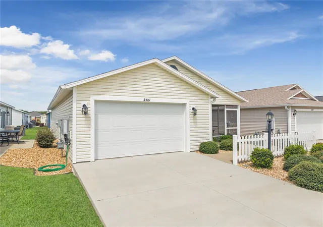 Photo 2 of Single family home for sale at 3561 Cochran St, The Villages, FL 32163 | MLS# OM726154 | Listing updated on 2026-09-13