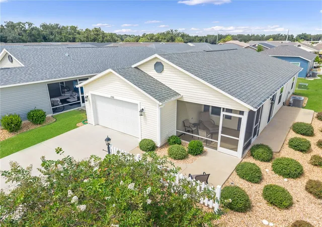 Photo 3 of Single family home for sale at 3561 Cochran St, The Villages, FL 32163 | MLS# OM726154 | Listing updated on 2026-09-13