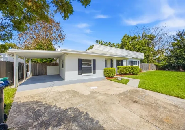 Photo 3 of Single family home for sale at 6416 Sheryl Ann Dr, Orlando, FL 32809 | MLS# R4911399 | Listing updated on 2026-10-01