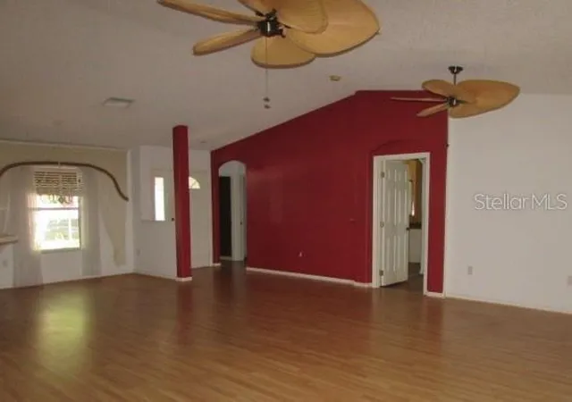 Photo 2 of Single family home for sale at 1142 Meadowbend Dr, Leesburg, FL 34748 | MLS# G5113417 | Listing updated on 2026-09-29