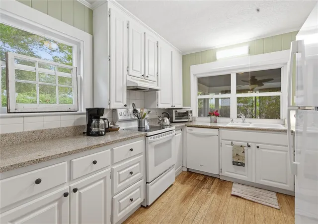 Photo 2 of Single family home for sale at 411 W 48th Street, Bradenton, FL 34209 | MLS# A4696345 | Listing updated on 2026-10-14