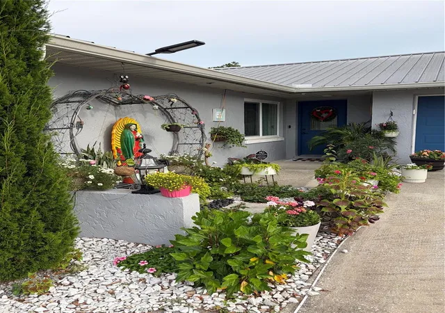 Photo 3 of Single family home for sale at 4119 Sunny Land Dr, Lakeland, FL 33813 | MLS# L4962595 | Listing updated on 2026-10-20