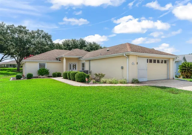 Photo 3 of Single family home for sale at 17719 Se 114th Court, Summerfield, FL 34491 | MLS# G5113536 | Listing updated on 2026-09-15