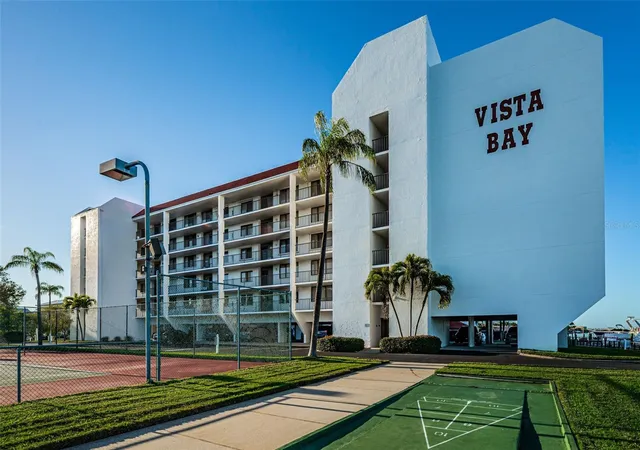 Listing Photo 4 - Condo for sale in building located at 19111 Vis Bay Dr, Indian Shores, FL 33785 - Unit #304