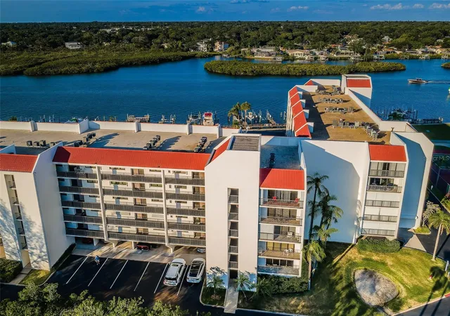 Listing Photo 5 - Condo for sale in building located at 19111 Vis Bay Dr, Indian Shores, FL 33785 - Unit #304