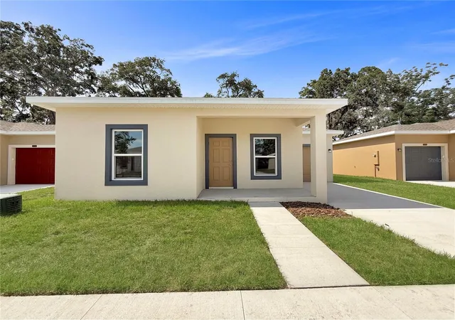 Photo 3 of Single family home for sale at 5020 Finders Ct, Tampa, FL 33617 | MLS# TB8517552 | Listing updated on 2026-10-02