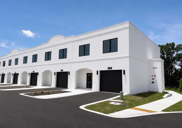 Photo 2 of Townhouse for sale at 4349 Cambio Gdns Ct, Tampa, FL 33610 | MLS# TB8517567 | Listing updated on 2026-09-12