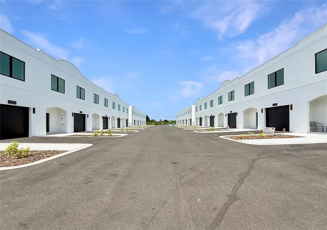 Photo 3 of Townhouse for sale at 4345 Cambio Gdns Ct, Tampa, FL 33610 | MLS# TB8517585 | Listing updated on 2026-10-02