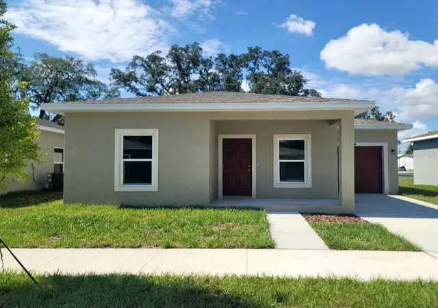 Photo 1 of Single family home for sale at 5025 Finders Ct, Tampa, FL 33617 | MLS# TB8517591 | Listing updated on 2026-09-12