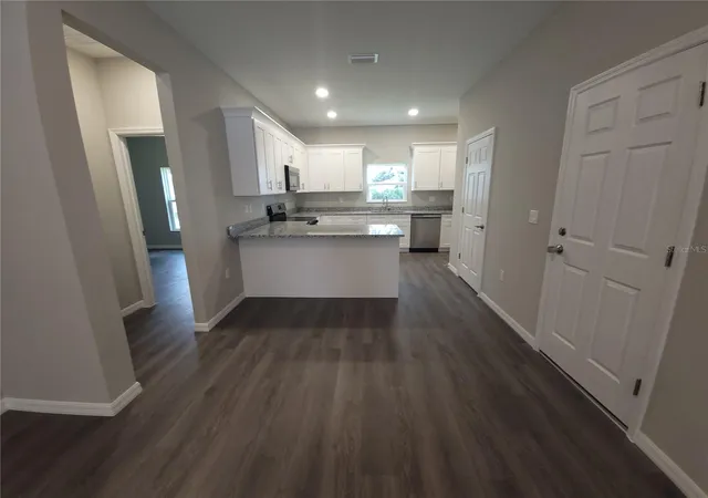 Photo 3 of Single family home for sale at 5025 Finders Ct, Tampa, FL 33617 | MLS# TB8517591 | Listing updated on 2026-09-12
