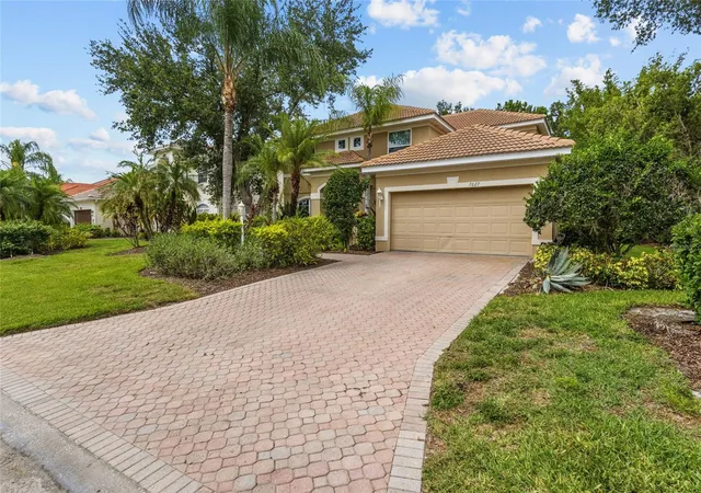 Photo 3 of Single family home for sale at 7627 Desert Inn Way, Lakewood Ranch, FL 34202 | MLS# A4696601 | Listing updated on 2026-10-22
