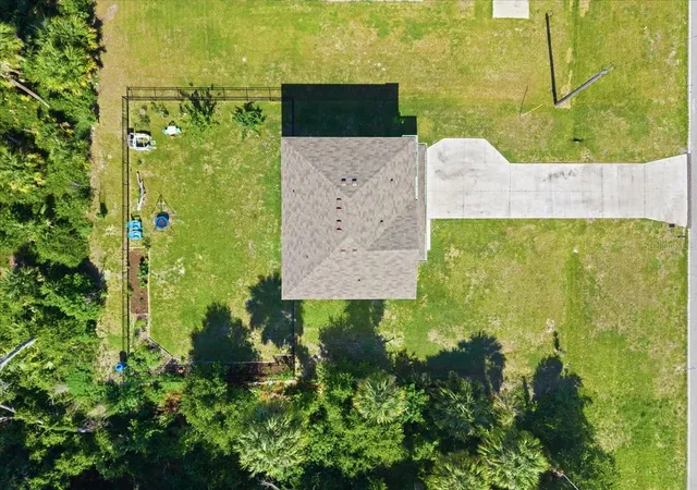 Photo 3 of Single family home for sale at 2737 E Price Blvd, North Port, FL 34288 | MLS# A4696625 | Listing updated on 2026-09-23