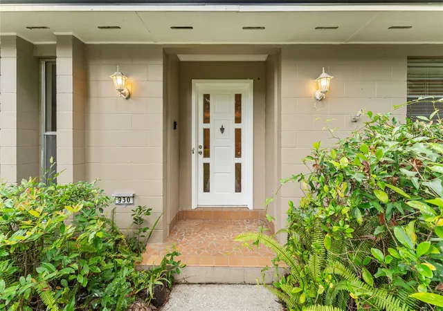 Photo 4 of Single family home for sale at 930 NW 37th Terrace, Gainesville, FL 32605 | MLS# GC541066 | Listing updated on 2026-10-08