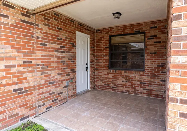 Photo 1 of Single family home for sale at 661 Lake Carolyn Cir, Lakeland, FL 33813 | MLS# O6415584 | Listing updated on 2026-10-22
