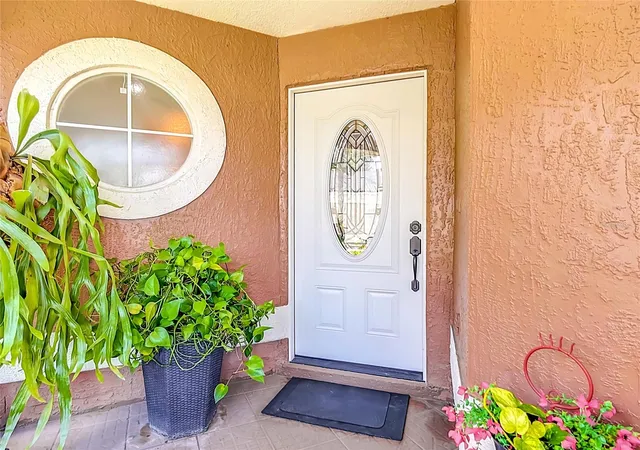 Photo 3 of Single family home for sale at 14208 Avonlea Ct, Orlando, FL 32824 | MLS# O6415666 | Listing updated on 2026-09-14