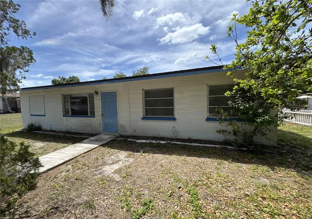Photo 2 of Single family home for sale at 4103 Brazilnut Ave, Sarasota, FL 34234 | MLS# C7527185 | Listing updated on 2026-10-01