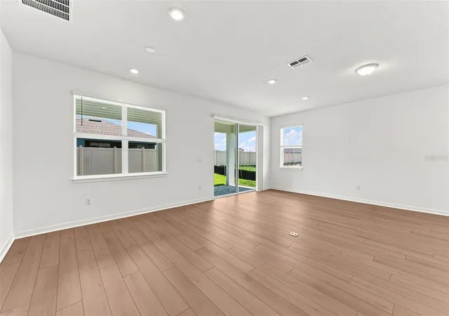 Photo 4 of Single family home for sale at 33335 Herds Hallow Way, Wesley Chapel, FL 33545 | MLS# TB8517949 | Listing updated on 2026-10-10