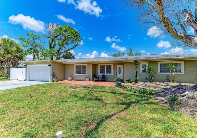 Photo 2 of Single family home for sale at 302 Dona Dr, Nokomis, FL 34275 | MLS# A4696707 | Listing updated on 2026-10-02