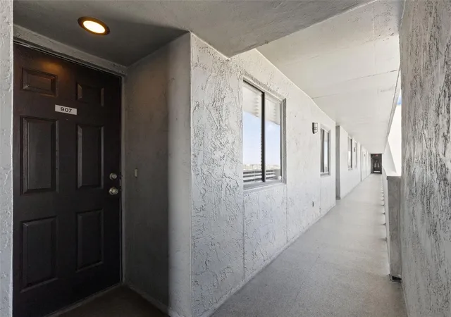 Photo 2 of Condo for sale at 201 W Laurel St #907, Tampa, FL 33602 | MLS# TB8518148 | Listing updated on 2026-10-04