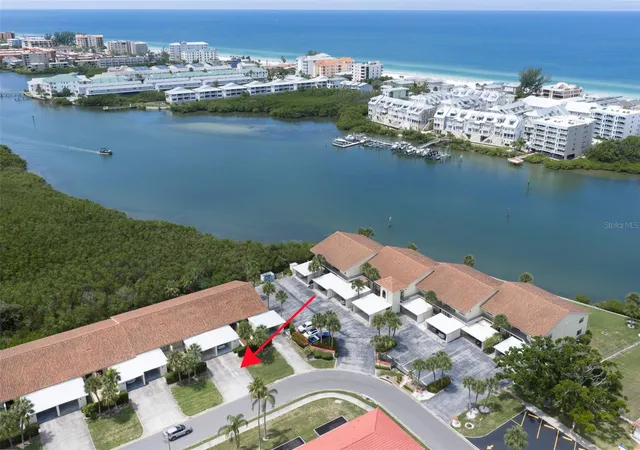 Photo 3 of Single family home for sale at 10152 Regal Dr, Largo, FL 33774 | MLS# TB8518193 | Listing updated on 2026-09-14