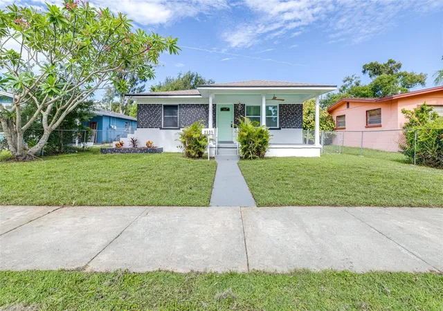 Photo 3 of Single family home for sale at 2325 Highland St S, Saint Petersburg, FL 33705 | MLS# TB8518271 | Listing updated on 2026-09-29