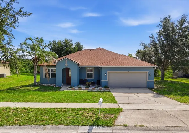 Photo 1 of Single family home for sale at 7254 Country Run Pkwy, Orlando, FL 32818 | MLS# O6416075 | Listing updated on 2026-10-04