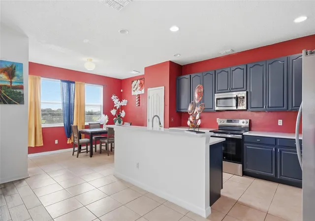 Photo 3 of Single family home for sale at 7254 Country Run Pkwy, Orlando, FL 32818 | MLS# O6416075 | Listing updated on 2026-10-04
