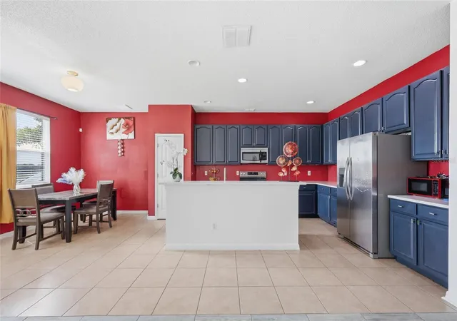 Photo 4 of Single family home for sale at 7254 Country Run Pkwy, Orlando, FL 32818 | MLS# O6416075 | Listing updated on 2026-10-04