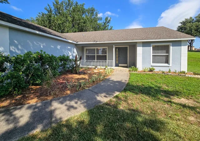 Photo 2 of Single family home for sale at 10417 Lake Hasson Cir, Clermont, FL 34711 | MLS# O6416142 | Listing updated on 2026-09-24