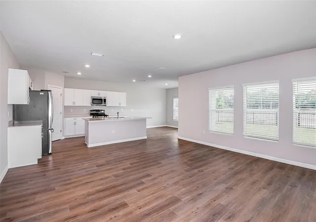 Photo 3 of Single family home for sale at 33647 Noble Crk Pl, Dade City, FL 33525 | MLS# TB8518445 | Listing updated on 2026-10-06
