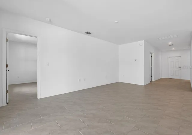 Photo 4 of Single family home for sale at 9509 Vibrant Ln, Venice, FL 34292 | MLS# R4911438 | Listing updated on 2026-09-10