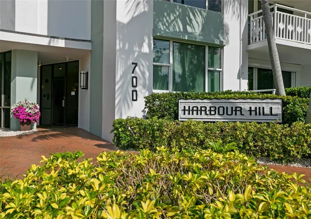 Photo 1 of Condo for sale at 700 Beach Dr Ne #603, St Petersburg, FL 33701 | MLS# TB8518817 | Listing updated on 2026-09-15