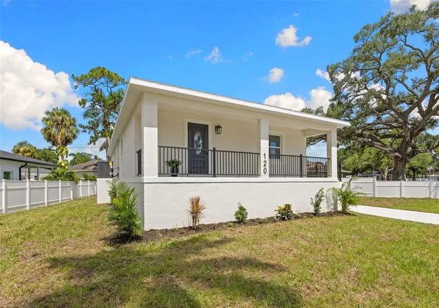 Photo 3 of Single family home for sale at 120 Brown St, Bradenton, FL 34208 | MLS# A4696980 | Listing updated on 2026-09-15