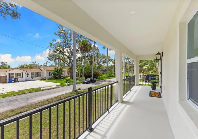 Photo 4 of Single family home for sale at 120 Brown St, Bradenton, FL 34208 | MLS# A4696980 | Listing updated on 2026-09-15