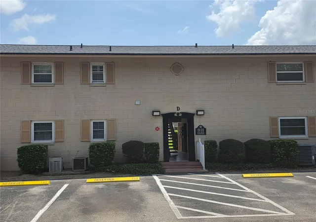 Photo 1 of Condo for sale at 1100 E Caroline St #119, Tavares, FL 32778 | MLS# G5113696 | Listing updated on 2026-09-08