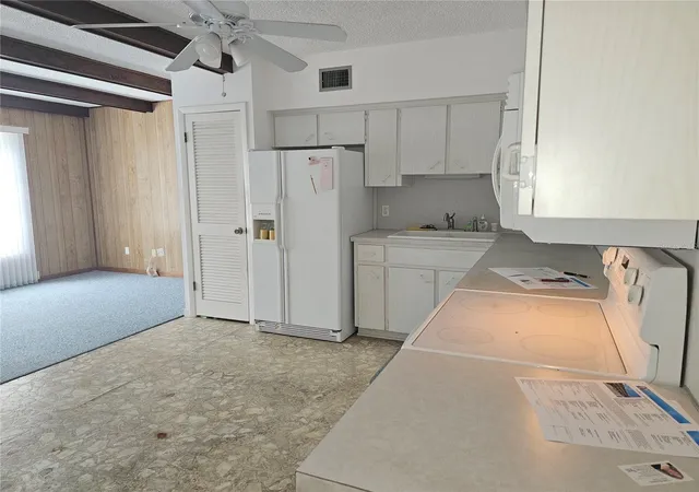 Listing Photo 5 - Condo for sale in building located at 2284 Philippine Dr, Clearwater, FL 33763 - Unit #39