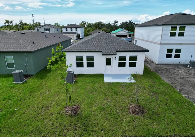 Photo 2 of Single family home for sale at 10535 Curving Crk Loop, Parrish, FL 34219 | MLS# TB8519061 | Listing updated on 2026-10-22