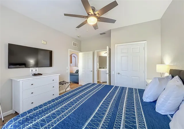 Photo 3 of Condo for sale at 4814 Cayview Ave #10213, Orlando, FL 32819 | MLS# O6416770 | Listing updated on 2026-10-01