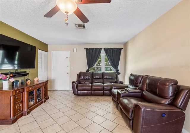 Photo 3 of Single family home for sale at 9473 Bayside Ct, Spring Hill, FL 34608 | MLS# W7886729 | Listing updated on 2026-10-02
