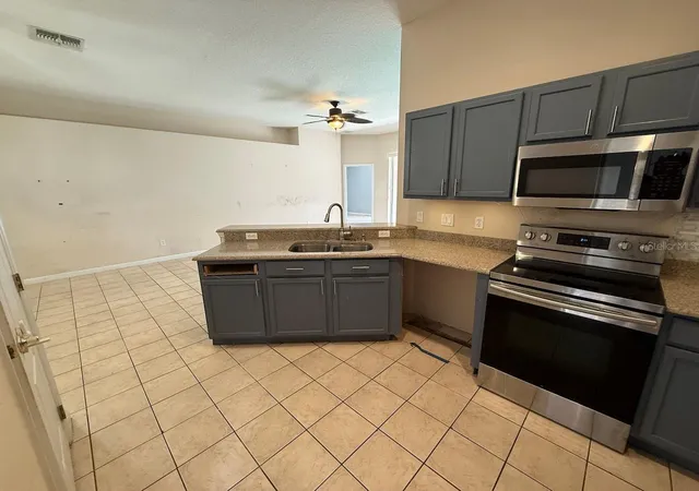 Photo 4 of Sale Pending at 3045 Merlot Way, Clermont, FL 34714 | MLS# O6416844 | Listing updated on 2026-09-10