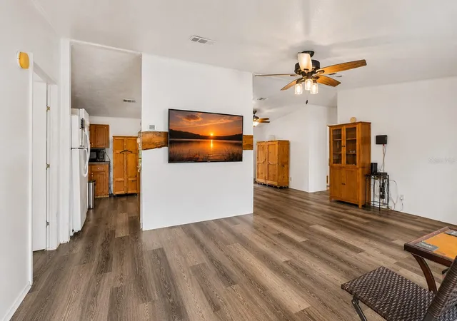 Photo 4 of Manufactured home for sale at 17808 Dogwood Dr, Lutz, FL 33558 | MLS# TB8519244 | Listing updated on 2026-10-03
