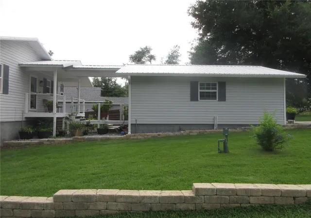 Photo 3 of Single family home for sale at 16849 Se 59th Place, Ocklawaha, FL 32179 | MLS# OM726650 | Listing updated on 2026-09-15