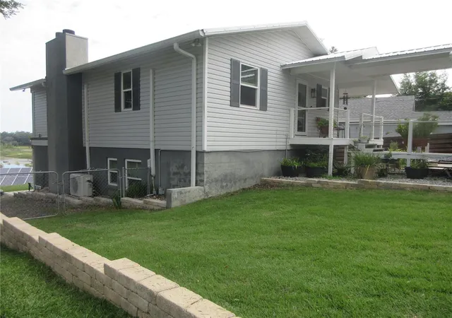 Photo 3 of Single family home for sale at 16849 SE 59th Place, Ocklawaha, FL 32179 | MLS# OM726650 | Listing updated on 2026-09-15