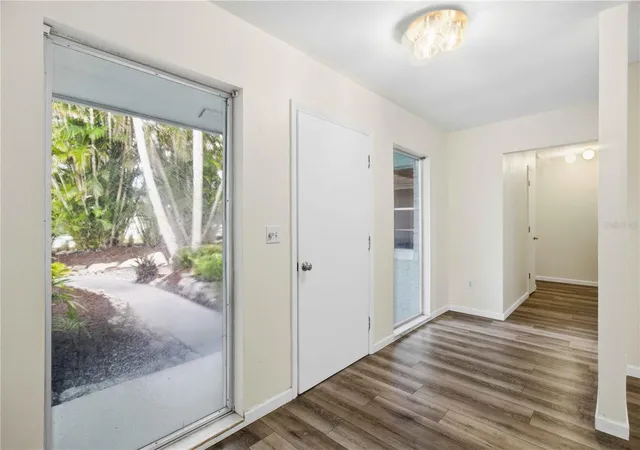Photo 4 of Single family home for sale at 3629 Egerton Cir, Sarasota, FL 34233 | MLS# A4697085 | Listing updated on 2026-10-07