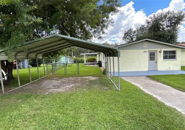 Photo 3 of Sale Pending at 37820 Crystal Way, Dade City, FL 33523 | MLS# TB8519528 | Listing updated on 2026-09-15