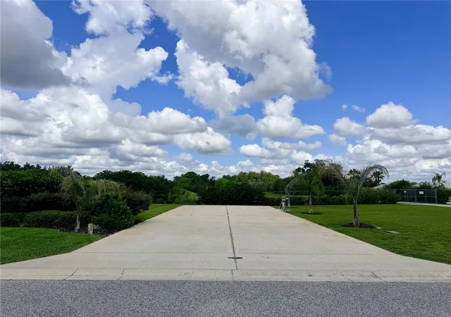 Sale Pending at 4751 SE 94th Avenue, Webster, FL 33597 | MLS# G5113833 | Listing updated on 2026-09-10