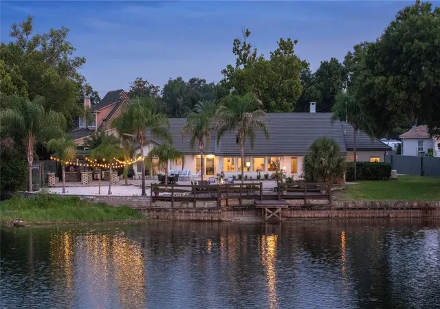 Photo 3 of Single family home for sale at 2201 Cove Ct, Longwood, FL 32779 | MLS# O6417257 | Listing updated on 2026-09-12