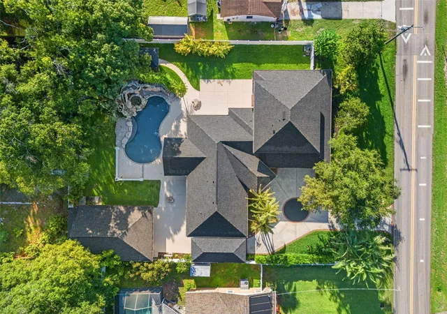 Photo 1 of Single family home for sale at 2521 Lake Ellen Dr, Tampa, FL 33618 | MLS# TB8519750 | Listing updated on 2026-10-05