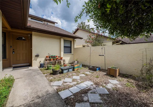 Photo 3 of Townhouse for sale at 925 Fenton Ln #9, Lakeland, FL 33809 | MLS# TB8519976 | Listing updated on 2026-10-06
