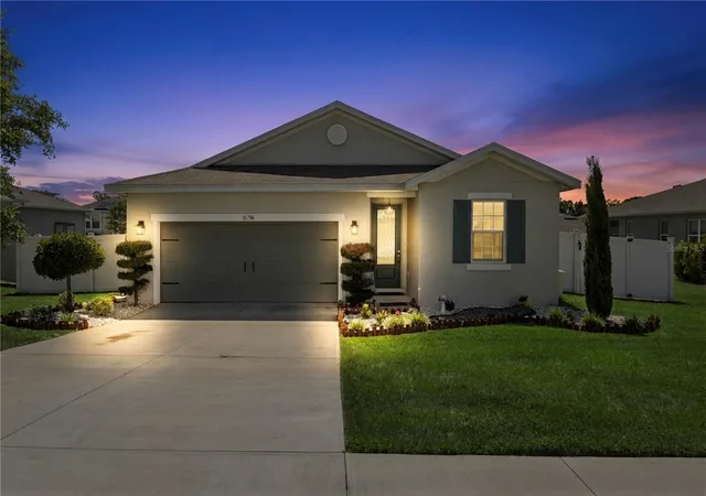 Photo 1 of Single family home for sale at 31736 Broadwater Ave, Leesburg, FL 34748 | MLS# O6417670 | Listing updated on 2026-09-15